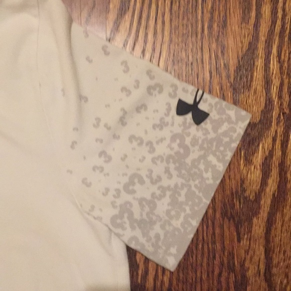 STEPH CURRY UA RAINING 3’S HEATGEAR TEE - Picture 4 of 4